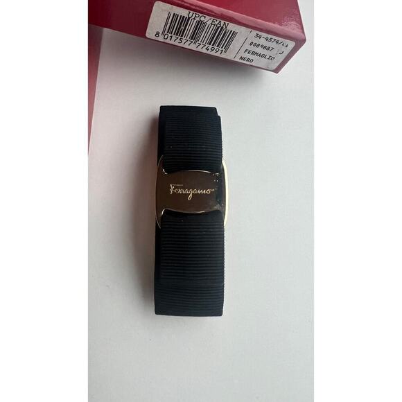 Ferragamo Italy Timeless Chic Black Vara Bow Hair Clip Gold Tone Logo NWOT - Picture 3 of 10